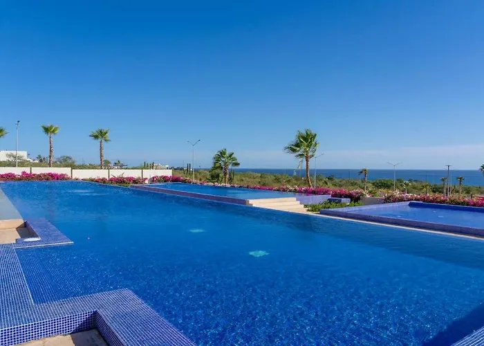 Serene Oceanview Getaway With Private Terrace Сasa de vacaciones